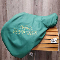 18" *W 6" Devoucoux Chiberta Monoflap Saddle, 2 Breastplate D Rings, Green Devoucoux Nylon Cover, Lg Front & Back Exterior Blocks, Foam Panels, Flaps: 13"L x 13.5"W Serial #: 15S13006094 Arcade Normale 18 1A 2PB D3D