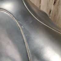 16" Adj *set XW 6.5" Dressage Saddle, Black/Green Nylon Cover, v.small Pencil Rolls, Rear Gusset Panels, Wool Flocking, Flaps: 16"L x 12.5"W Serial #: 165 KL 017