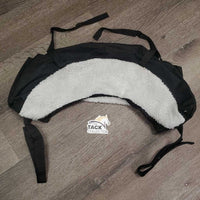 English Saddle - Nylon & Fleece Cantle - Trail Bag *vgc, clean, clumpy fleece, hair, mnr undone stitchign & loose thread