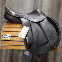 17.5 Adj *set MW *5" Custom Saddlery Monoflap Saddle, Black Custom Saddlery Cover, Wool Flocking, Rear Gussets, Large Exterior Front Pencil Roll & Back Block, Flaps: 15"L x 14.25"W Serial #: 22712 175 13