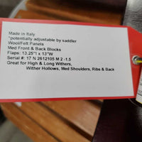 17" MW 5.25" Vega Close Contact, 2 Billet Guards, Black Vega 1/2 Cover, Wool/Felt Panels, Med Front & Back Blocks, Flaps: 13.25"l x 13"W Serial #: 17 N 2612105 M 2 -1.5