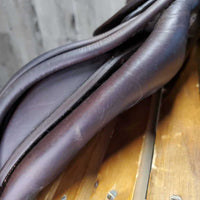 17.5" *MW *5.5" CWD 2Gs Mademoiselle Close Contact, 2 Billet Guards, Red CWD Cover, Foam Panels, Med Front & Back Blocks, Flaps: 24.5"L x 13.5"W Serial #: SE32 S2 TC 3L PA 305 RT 17 56636