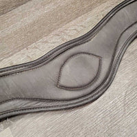 Anatomical Shoulder Relief Padded Leather Girth, 2x els, center strap *vgc, clean, stains?film, residue?, rubs, hairy seams