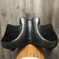 17" *XW 7" Black Country All Purpose, 2 Billet Guards, Wool Flocking, Front & Rear Gusset Panels, Lg Front Pencil Blocks, Flaps: 14"L x 13"W Serial #: 17 18572