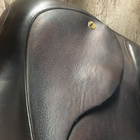 17" *XW 7" Black Country All Purpose, 2 Billet Guards, Wool Flocking, Front & Rear Gusset Panels, Lg Front Pencil Blocks, Flaps: 14"L x 13"W Serial #: 17 18572