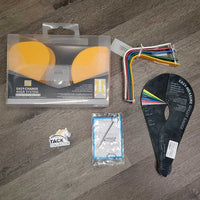 17.5" *Adj M/Black Gullet In Wintec 500 Close Contact, 2 Billet Guards, Blue Wintec Cover, 5 Gullet Bars, Gauge, 14 Shim Inserts, info & tool, HART Panels, Front & Rear Gusset Panels, Flaps: 14"L x 14"W Serial #: W 20 02 1637 - 44J 17.5