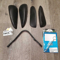 17.5" *Adj. MW/Blue Gullet In Wintec 500 Dressage Saddle, Blue Wintec Cover, 6 Velcro Blocks, Black (Med) Gullet, Info Packet & Tool, CAIR Panels, Front & Rear Gusset Panels, Flaps: 16.5"L x 12.5"W