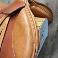 17.5" *Adj Med *Black Gullet In Bates Caprilli Close Contact, 2 Billet Guards, 2 Front Velcro Blocks, 2 Bates Stirrup Leathers, Black Shedrow Cover, CAIR Panels, Rear Gusset Panels, Flaps: 14.25"L x 13.5"W Serial #: V0603418-43