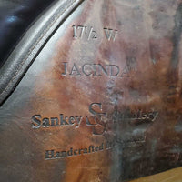 17.5" W *5.5" Sankey Jacinda Close Contact Saddle, 2 Billet Guards, Sankey Nylon Black Cover, Med Front & Back Blocks, Wool Flocking, Front & Rear Gusset Panels, Flaps: 12.75"L x 14" W Serial #17.5 W 129915