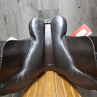 14.5" W *5.75" Hastilow Ranger Close Contact Saddle, 2 Billet Guards, Wool Flocking, Rear Gusset Panels, Med Front Blocks, Flaps: 12"L x 11.75"W Serial #: 2010 42 43