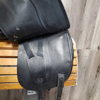 17.5" MW 5.5" Equipe Oracle Dressage Saddle, Equipe Red/White Cotton Cover, Foam Panels, Xlg Exterior Front Blocks, Flaps: 15.5"L x 12"W Serial #: 17.5 N01070118 DORES +1M