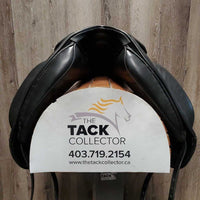 18" *Adj Green (N/M) in *5.25" Fairfax "Original" Monoflap Dressage Saddle, Brown Fairfax Fleece Cover, Wool Flocking, Front & Rear Gusset Panels, Lg Exterior Front Blocks, Flaps: 18"L x 13.5"W Serial # 18 032 023