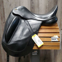 18" *Adj Green (N/M) in *5.25" Fairfax "Original" Monoflap Dressage Saddle, Brown Fairfax Fleece Cover, Wool Flocking, Front & Rear Gusset Panels, Lg Exterior Front Blocks, Flaps: 18"L x 13.5"W Serial # 18 032 023