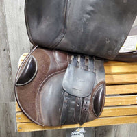 17.5" XW 6.5" Passier Close Contact, 2 Billet Guards, 4 Velcro Blocks, Black TackHack Cover, Wool Flocking, Rear Gusset Panels, Flaps: 14.25"L x 14"W Serial #: 17.5 303158