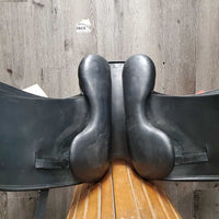 17/17.5" Adj *set MW *5.5" Erreplus Elena Dressage Saddle, Black LeMieux Cover, Wool Flocking, Xlg Exterior Front Blocks, Shoulder Relief Panels, Flaps: 19.5"L x 11"W Serial #: 170246672BLAI