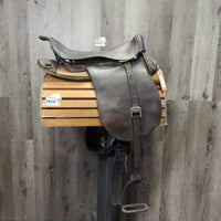 Middleton & Sons WW1 Cavalry Saddle, 2x Stirrup Irons & Leathers, Girth *NOT for Riding - DISPLAY ONLY