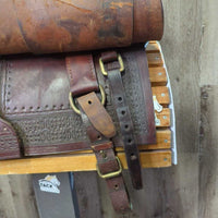 14" Silver Cloud Peruvians Show Saddle: 3 pads, 2 wool/1 Corona (leather), Tapacola(tail), Batacola(crupper), Cruzeta(connector), Retrancas(straps), Stirrups, latigos, String Cinch, Breastplate, Headstall, Hackamore, Reins, Tapa Ojos (eye covers), Bag