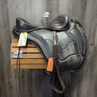 16" Freeform Classic Trail Treeless Saddle, HAF Equitation Saddle Pad, T-Bar Leathers, Pommel Strap, Rainbow Saddle Cover, 3x leather ties