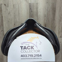 17" MN *4.25" Prestige Meredith Close Contact, 2 Billet Guards, Med Front & Large Back Blocks, Wool Flocking, Flaps: 14.25"L x 13"W Serial # 17 32 0320608 C 3 L