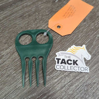 Thick Plastic Braiding Comb - Guide *gc, clean, scuffs, residue