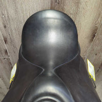 17" M 4.75" Euroriding Titan II Dressage Saddle, Green Nylon/Fleece Lined Saddle Storage - Carry Bag, Wool Flocking, xlg Rear Gusset Panels, XLg External Front Blocks, Flaps: 16.5"L x 11"W Serial #: 302 080 323 17