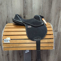 Synthetic Leadline Saddle *vgc, mnr dirt & hair