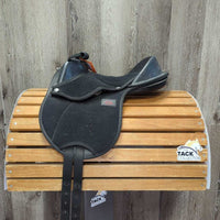 Synthetic Leadline Saddle *vgc, mnr dirt & hair