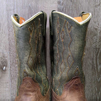 BOYS Square Toe Western Boots *xc, clean, toes: mnr dings, slices, scuffs & rubs