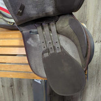 16.5" Adj *Med/Black in Wintec AP Saddle, 2x Front Velcro Blocks, 2 Billet Guards, 4 Extra Gullets: Red, White, Green & Yellow, CAIR Panels, Front & Rear Gusset Panels, Flaps: 15"L x 13" W Serial #: 341605