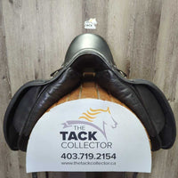 18" *Med/Wide *5.5" Hanover by Verhan Dressage Saddle, 2 Lg Front Velcro Blocks, Gold Verhan Fleece Cover, Wool Flocking, Flaps: 15.75"L x 12"W Serial # 1204133018