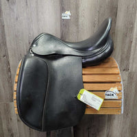 18" *Med/Wide *5.5" Hanover by Verhan Dressage Saddle, 2 Lg Front Velcro Blocks, Gold Verhan Fleece Cover, Wool Flocking, Flaps: 15.75"L x 12"W Serial # 1204133018