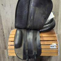 18" *Med/Wide *5.5" Hanover by Verhan Dressage Saddle, 2 Lg Front Velcro Blocks, Gold Verhan Fleece Cover, Wool Flocking, Flaps: 15.75"L x 12"W Serial # 1204133018