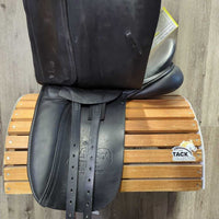 17" MW *5.25" County Fusion Dressage Saddle, Black County Saddle Cover, Xlg Exterior Front Blocks, Rear Gusset Panels, Wool Flocking, Flaps: 17"L x 11"W Serial #: 17W 2 16060679