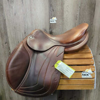 17.5 MW *5" CWD SE01 Close Contact Hunter Saddle, 2 Billet Guards, Red CWD Cover, Med Front & Back Blocks, Foam Panels, Flaps: 14.5L x 13.5"W Serial #: SE01 175 TC 3L PA 710 205 505 072171 S0-512