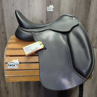 16.5" Adj *Green/Med Narrow Gullet In Wintec 500 Dressage, 2 Med Front Velcro Blocks, Blue Wintec Cover, 4x Bars: White/XW, Yellow/Nrw, Black/M, Blue/M-W, Red/Wide, HART Panels, Front & Rear Gussets, Flaps:16"L x 12"W Serial #: W22 05 2303-42 DR 16.5