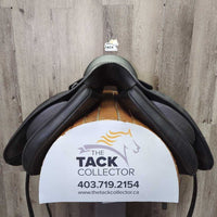 16.5" Adj *Green/Med Narrow Gullet In Wintec 500 Dressage, 2 Med Front Velcro Blocks, Blue Wintec Cover, 4x Bars: White/XW, Yellow/Nrw, Black/M, Blue/M-W, Red/Wide, HART Panels, Front & Rear Gussets, Flaps:16"L x 12"W Serial #: W22 05 2303-42 DR 16.5