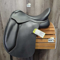 16.5" Adj *Green/Med Narrow Gullet In Wintec 500 Dressage, 2 Med Front Velcro Blocks, Blue Wintec Cover, 4x Bars: White/XW, Yellow/Nrw, Black/M, Blue/M-W, Red/Wide, HART Panels, Front & Rear Gussets, Flaps:16"L x 12"W Serial #: W22 05 2303-42 DR 16.5