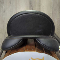 16.5" Adj *Green/Med Narrow Gullet In Wintec 500 Dressage, 2 Med Front Velcro Blocks, Blue Wintec Cover, 4x Bars: White/XW, Yellow/Nrw, Black/M, Blue/M-W, Red/Wide, HART Panels, Front & Rear Gussets, Flaps:16"L x 12"W Serial #: W22 05 2303-42 DR 16.5