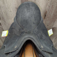 18" *MN (Green) In Wintec Pro Dressage Saddle, Black (Med) Gullet, CAIR Panels, Front & Rear Gusset Panels, Flaps: 16"L x 12"W Serial #: 44 0906