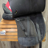 18" *MN (Green) In Wintec Pro Dressage Saddle, Black (Med) Gullet, CAIR Panels, Front & Rear Gusset Panels, Flaps: 16"L x 12"W Serial #: 44 0906