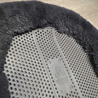 "Gel NS-S Classic-S cut-out flat" Non Slip Silicone Half Pad, Fleece Rolled Edge *vgc, mnr rubs, scrapes, hair & dirt