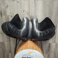 17.5 MW *5.5" Arabian Saddle Co Ellipse Dressage Saddle, curb/pommel strap, Rear Gusset Panels, Adjustable Stirrup Bars, Hoop Tree, Long Front Pencil Blocks, Wool Flocking, Flaps: 15.5":L x 11.5W Serial #: 3641 08 08 (LR119) K 17 1/2 T