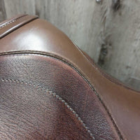 18" XW *6" Stubben Siegfried Close Contact Saddle, Stubben Leathers, Coronet Irons, Blue Stubben Cover, Small Front & Back Blocks, Wool Flocking, Flaps: 14.5"L x 13.75"W Serial #: U 188529 29