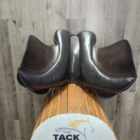 16" XW *6" Black Country Grafter AP Saddle, 2 Billet Guards, Wool Flocking, Rear Gusset Panels, Lg Front Pencil Blocks, Flaps: 12.5" L x 11"W Serial #: 16 M 11834