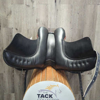 18" XW *6.25" Zaldi New Kent Dressage Saddle, Navy Fleece Zaldi Cover, Info Packet, Rear Gusset Panels, Wool Flocking, Lg Exterior Front Blocks, Flaps: 17.5"L x 10"W Serial #: 18" 34.5 161816