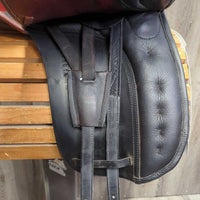 18" XW *6.25" Zaldi New Kent Dressage Saddle, Navy Fleece Zaldi Cover, Info Packet, Rear Gusset Panels, Wool Flocking, Lg Exterior Front Blocks, Flaps: 17.5"L x 10"W Serial #: 18" 34.5 161816