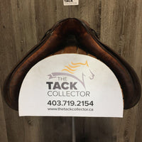 17 MW *5.25 Passier Century Dressage, 2 Billet Guards, Wool Flocking, 0 Blocks, Flaps: 16.25"L x 12"W Serial #: 179901