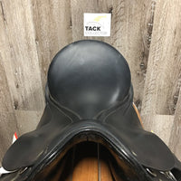 17.5 XW *6" Passier Lenox Dressage, 2 Billet Guards, Wool Flocked, Med Front Blocks, Rear Gusset Panels, 3 Billets: 2 Long & 1 Short, Flaps: 19"L x 12"W Serial #: 17.5 028916
