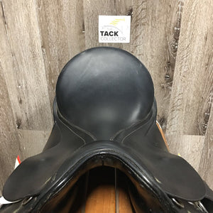 17.5 XW *6" Passier Lenox Dressage, 2 Billet Guards, Wool Flocked, Med Front Blocks, Rear Gusset Panels, 3 Billets: 2 Long & 1 Short, Flaps: 19"L x 12"W Serial #: 17.5 028916