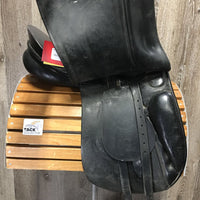 17.5 XW *6" Passier Lenox Dressage, 2 Billet Guards, Wool Flocked, Med Front Blocks, Rear Gusset Panels, 3 Billets: 2 Long & 1 Short, Flaps: 19"L x 12"W Serial #: 17.5 028916
